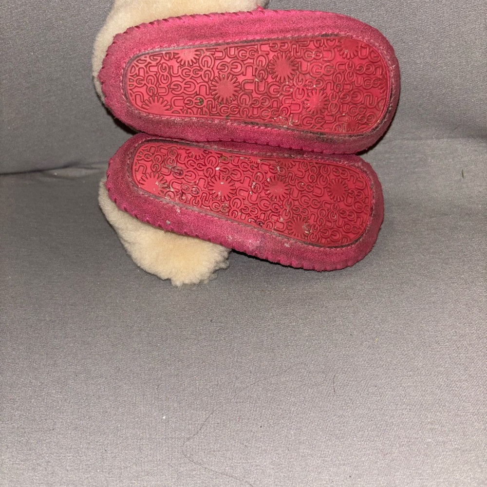Ugg boots infant girl moccasin style boots hot pink size 4/5 - Picture 3 of 4